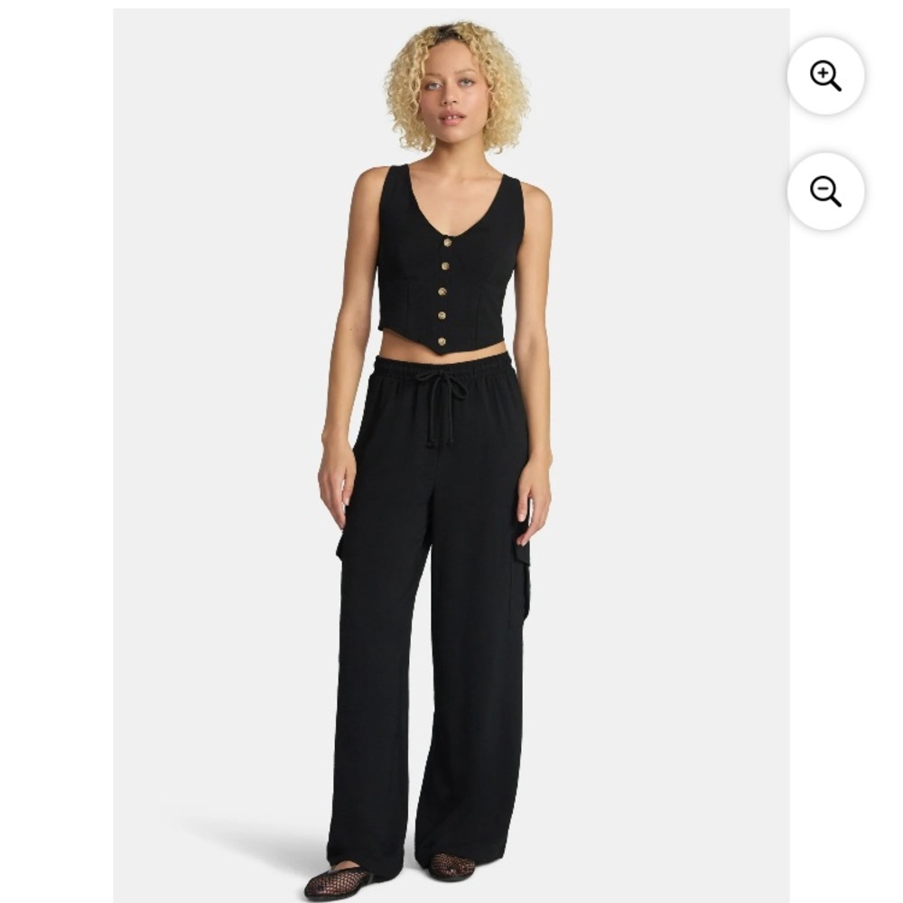💜No Boundaries Women’s Vest and Cargo Pants 2-Piece Set Size:Small(4-6)